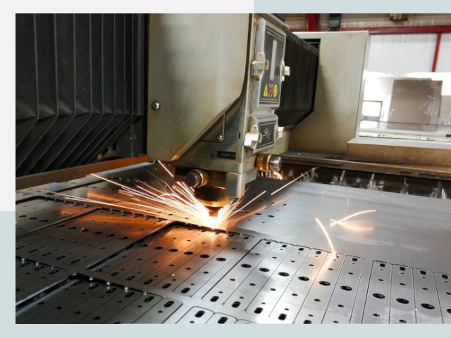Лазерная резка металла в Саяногорске от 615 руб.